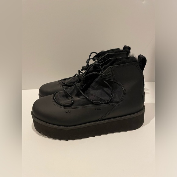 UGG Boots Size 6 Women’s (Like New) - Picture 2 of 16